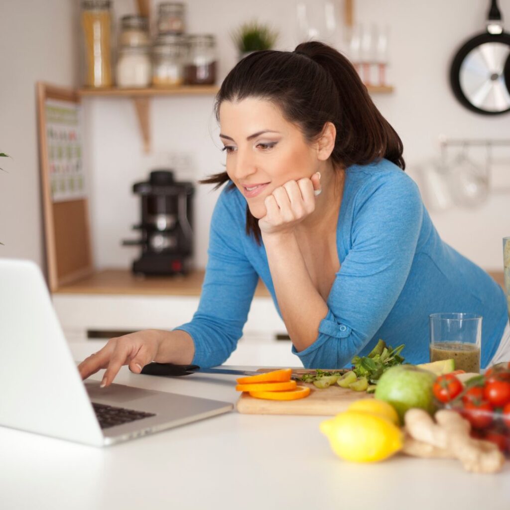 woman using online weight loss program